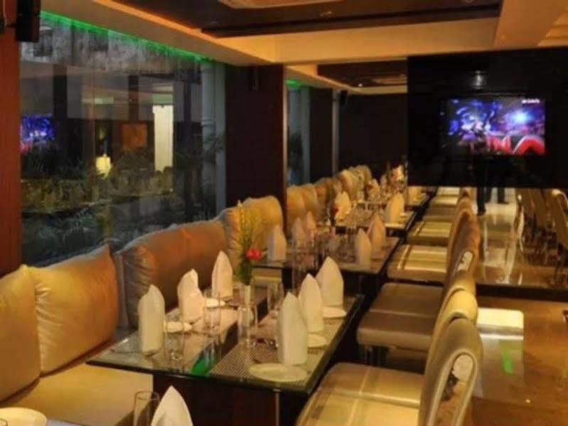 כלכותה Kempton Hotel מראה חיצוני תמונה
