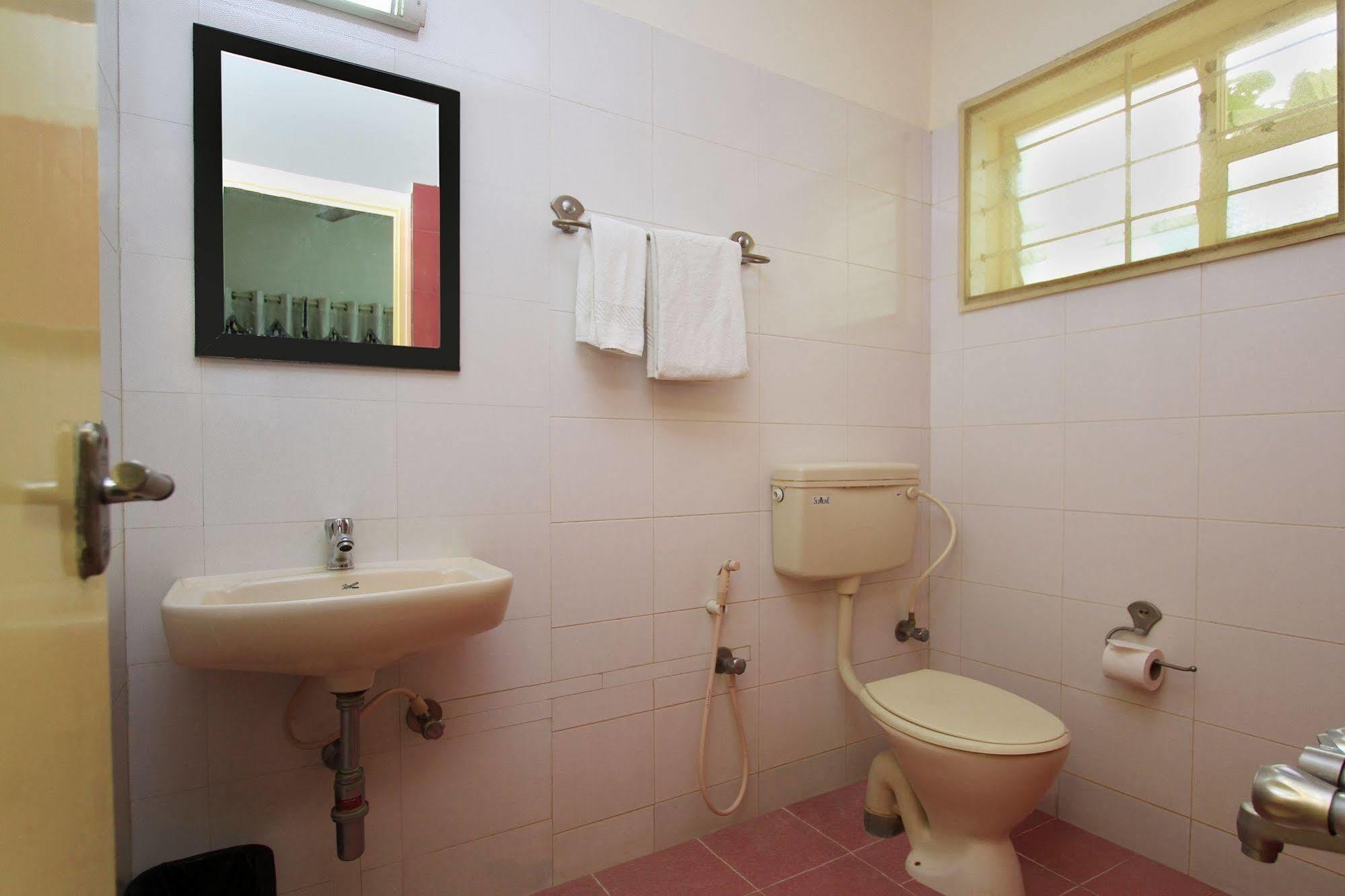 כלכותה Kempton Hotel מראה חיצוני תמונה