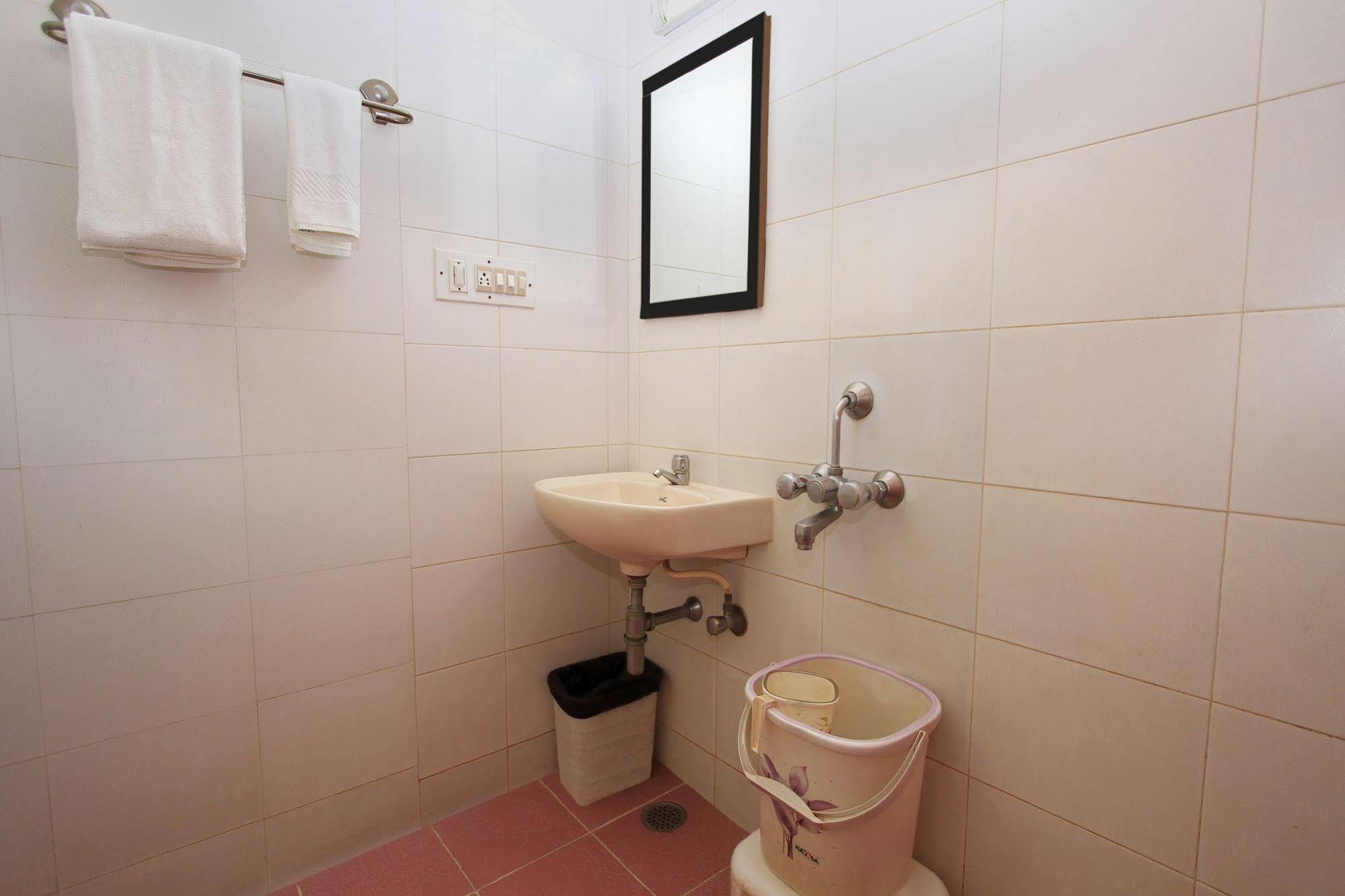 כלכותה Kempton Hotel מראה חיצוני תמונה