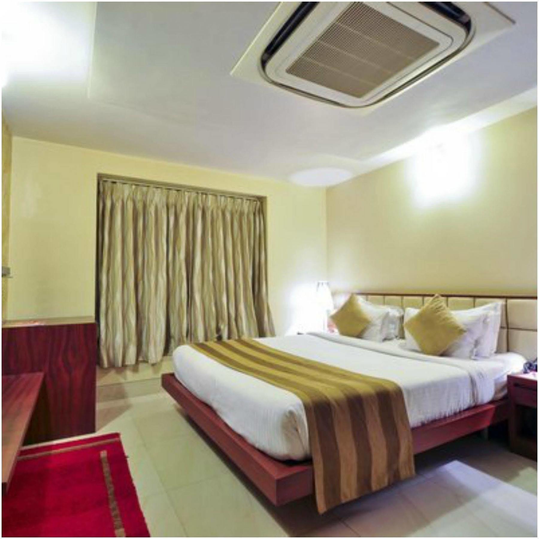 כלכותה Kempton Hotel מראה חיצוני תמונה