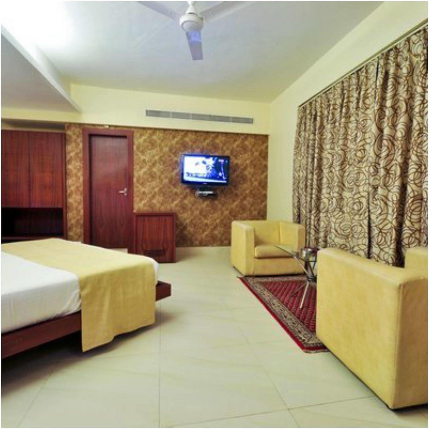 כלכותה Kempton Hotel מראה חיצוני תמונה