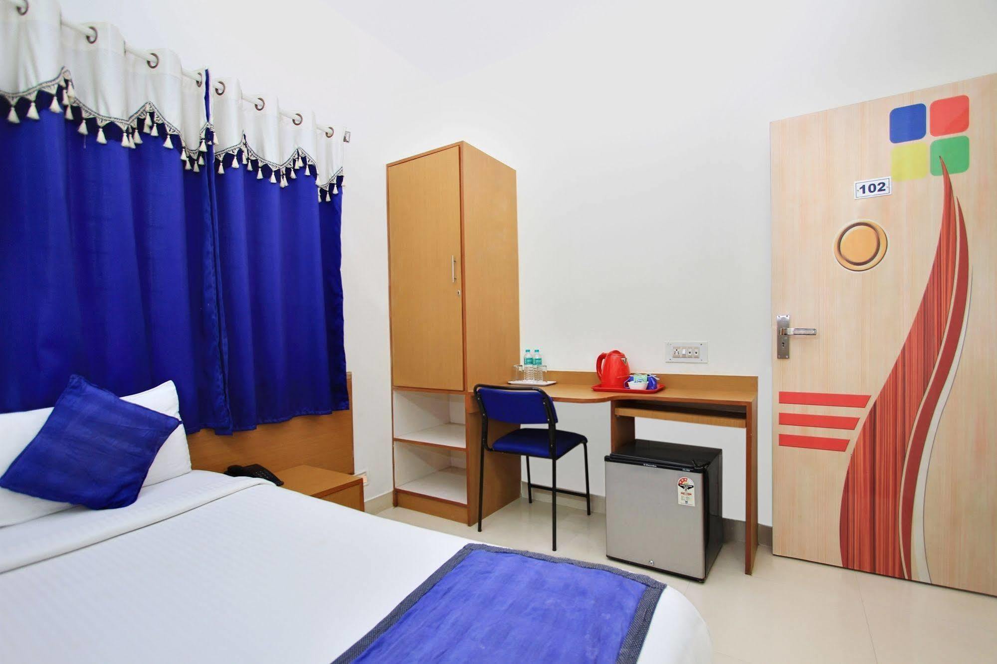 כלכותה Kempton Hotel מראה חיצוני תמונה