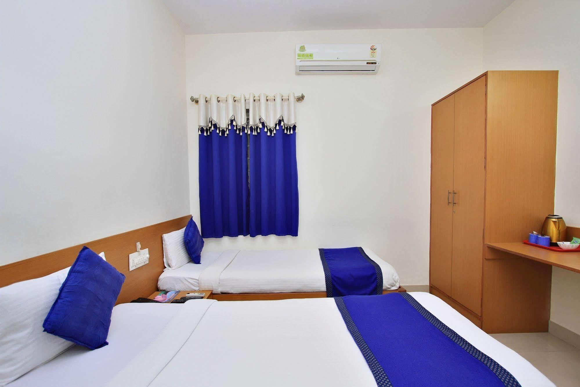 כלכותה Kempton Hotel מראה חיצוני תמונה
